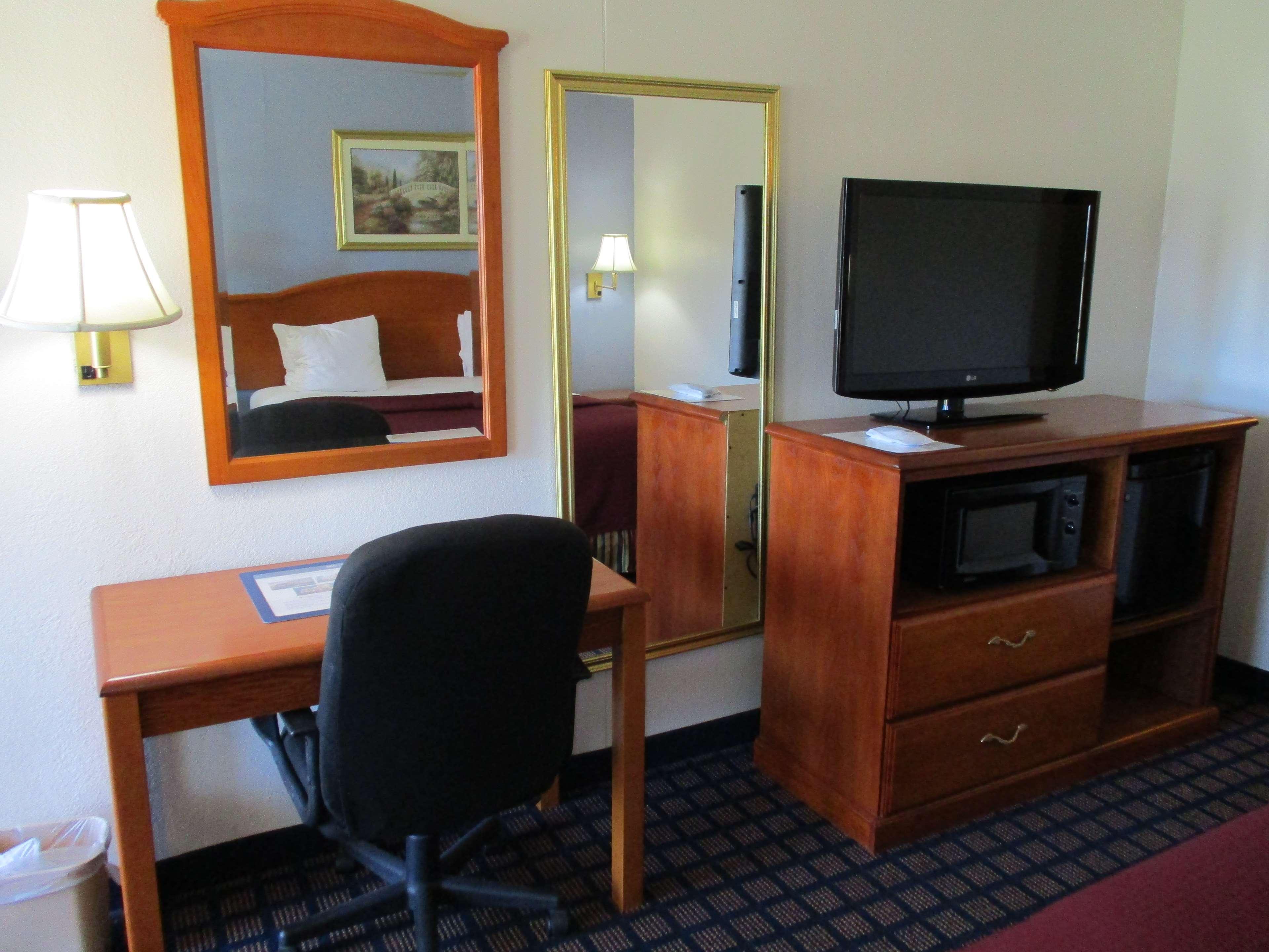 Best Western Palestine Inn Екстер'єр фото