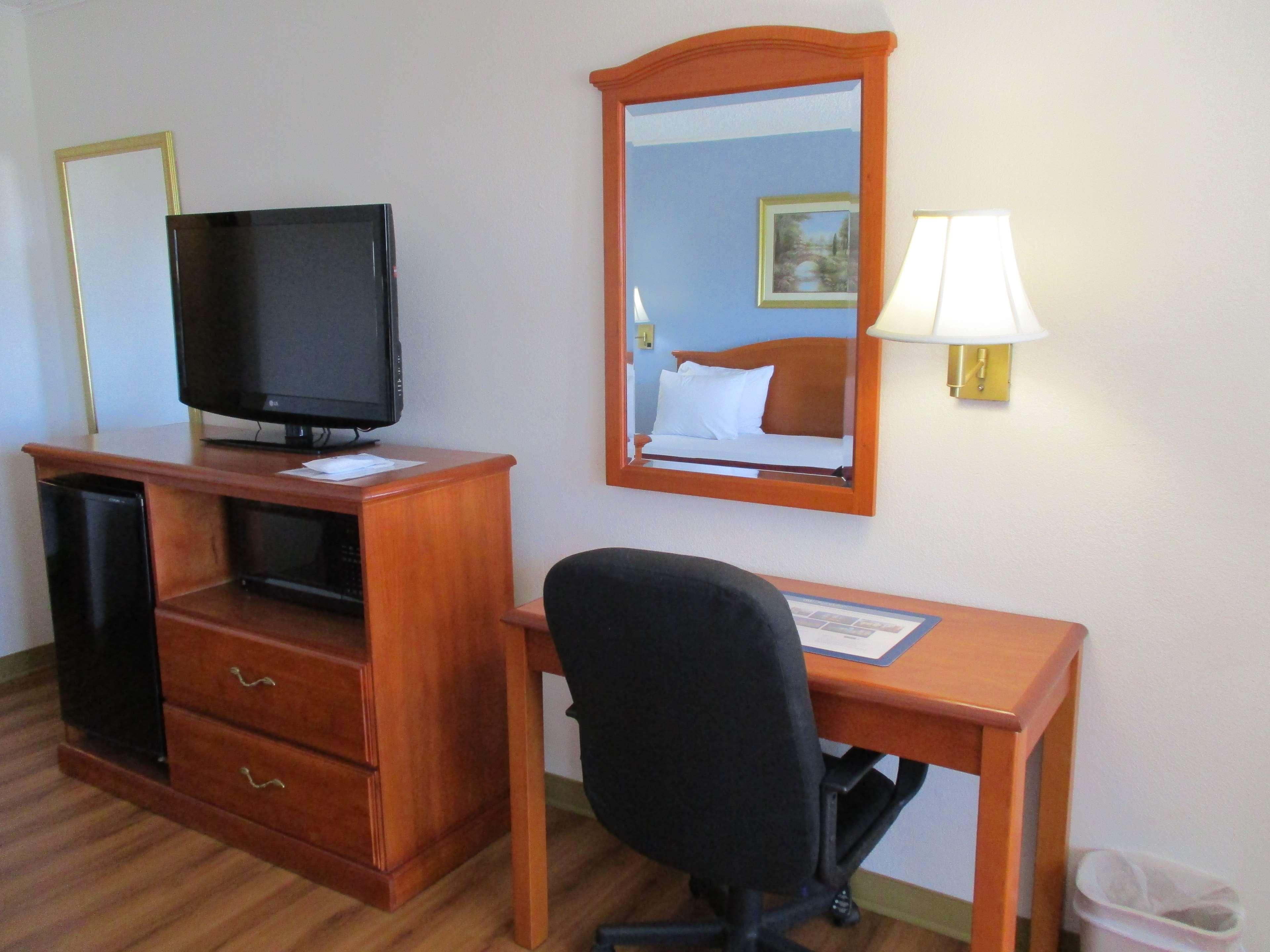Best Western Palestine Inn Екстер'єр фото