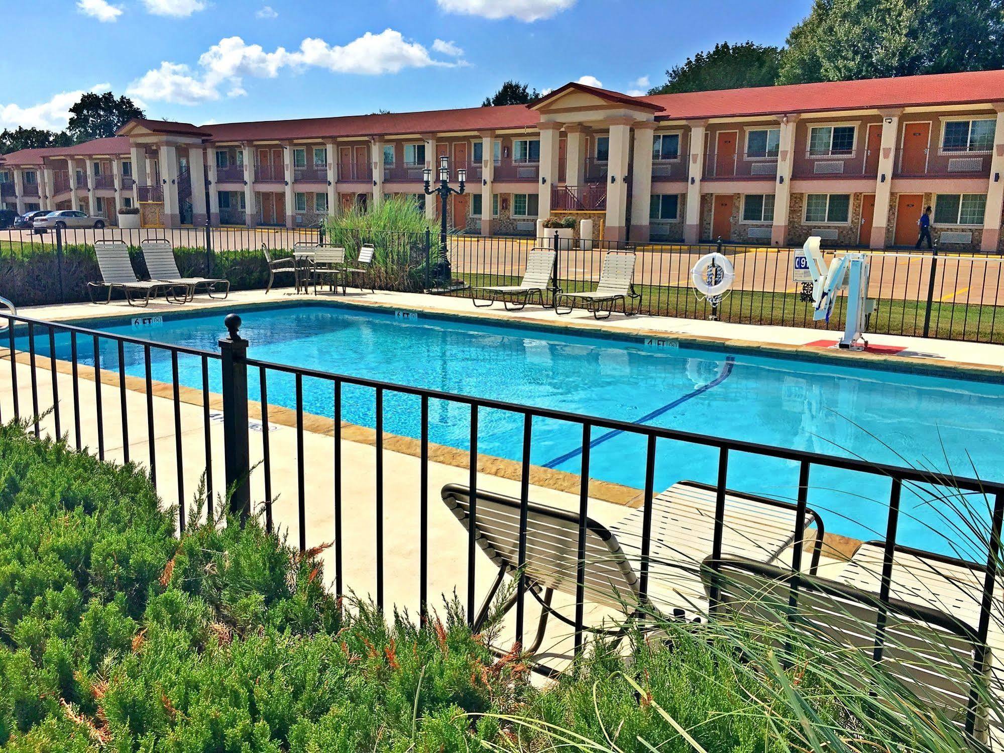 Best Western Palestine Inn Екстер'єр фото