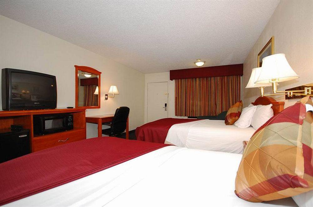 Best Western Palestine Inn Номер фото